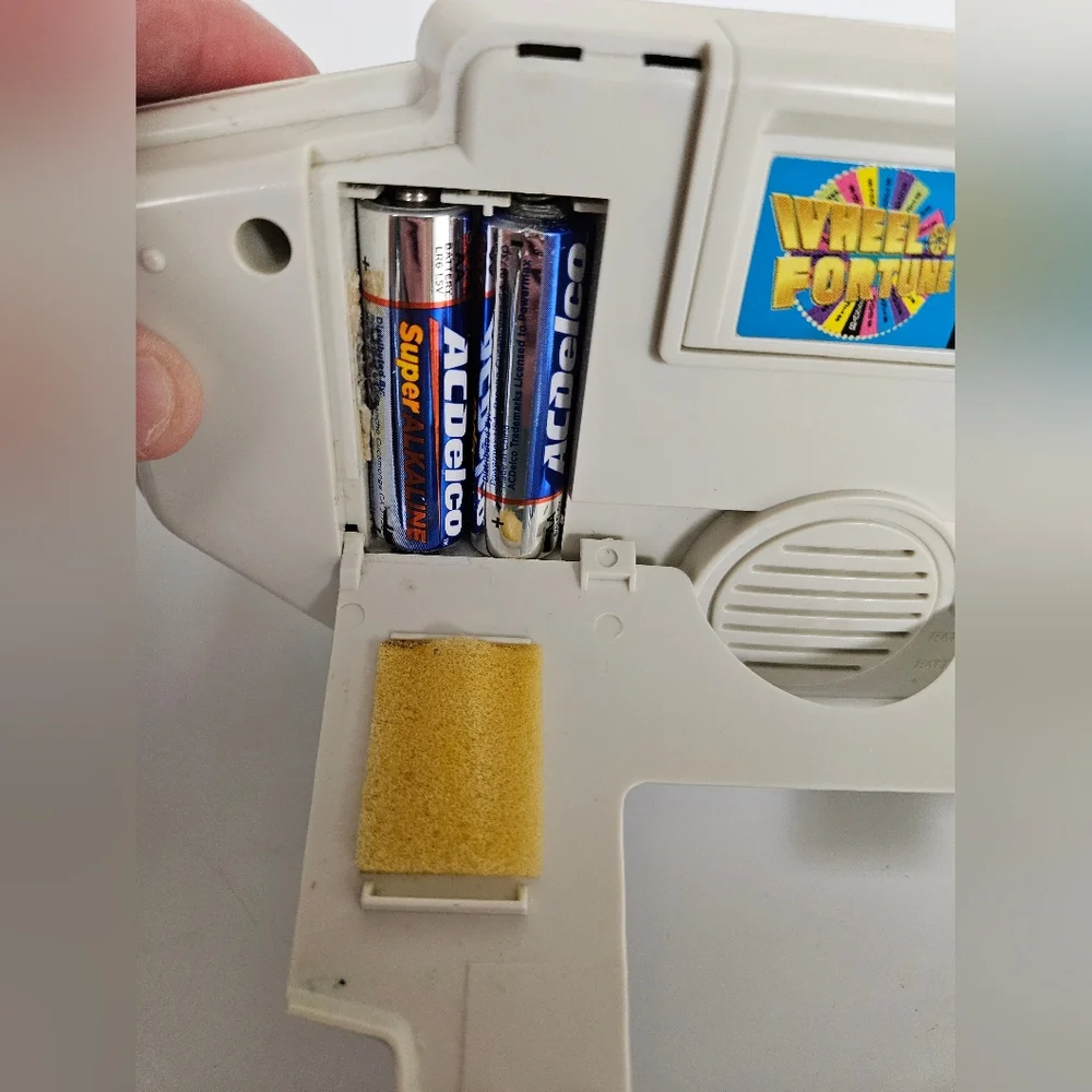 Vintage 1995 Wheel of Fortune Handheld Game - Tiger Electronics